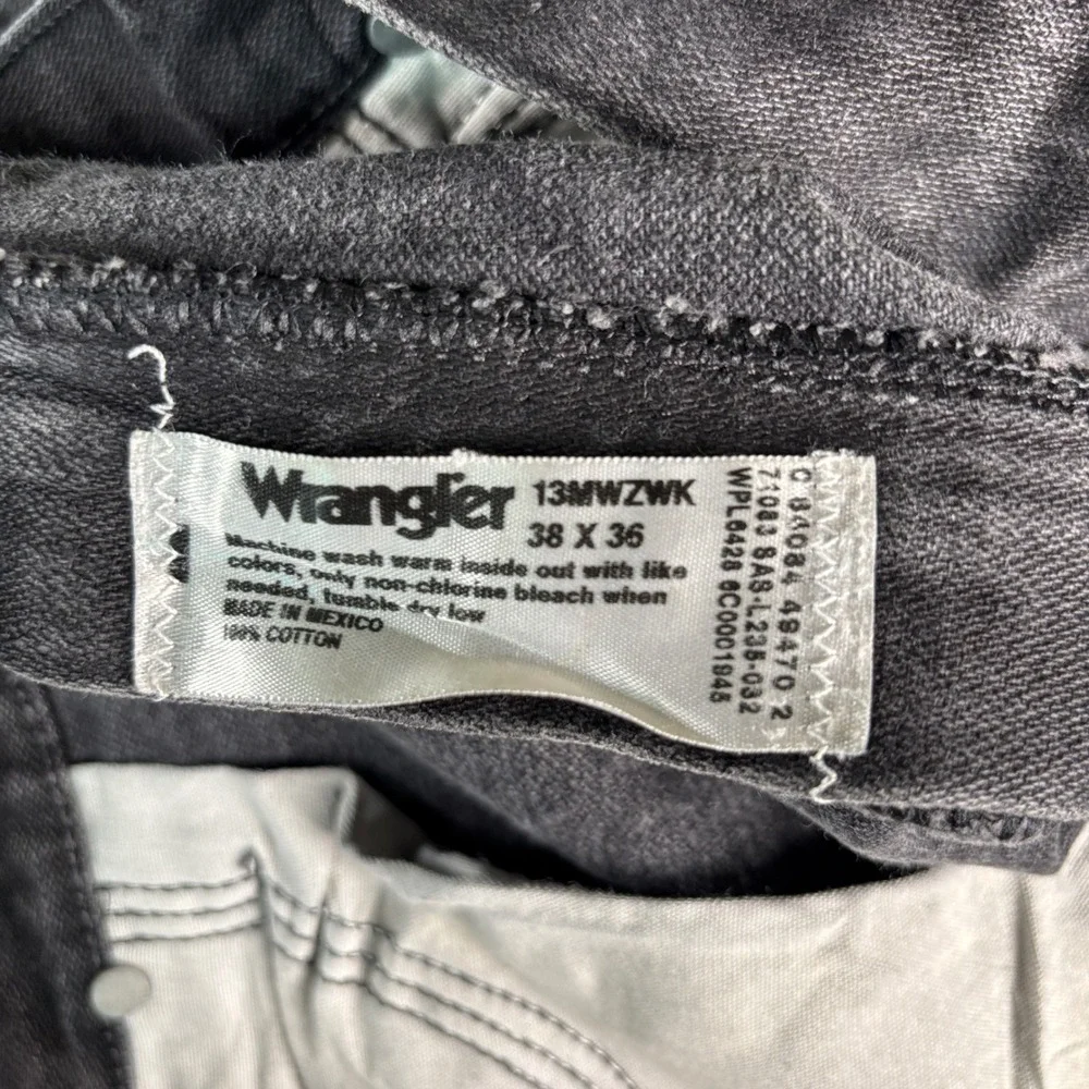 Wrangler 13MWZWK Men's Black Wash Denim‎ Jeans 39x34.5 Straight Leg Cowboy Rodeo